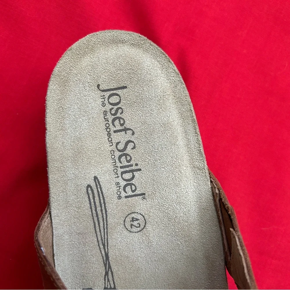 Josef Seibel Brown and Red Floral Sandals - Picture 6 of 7
